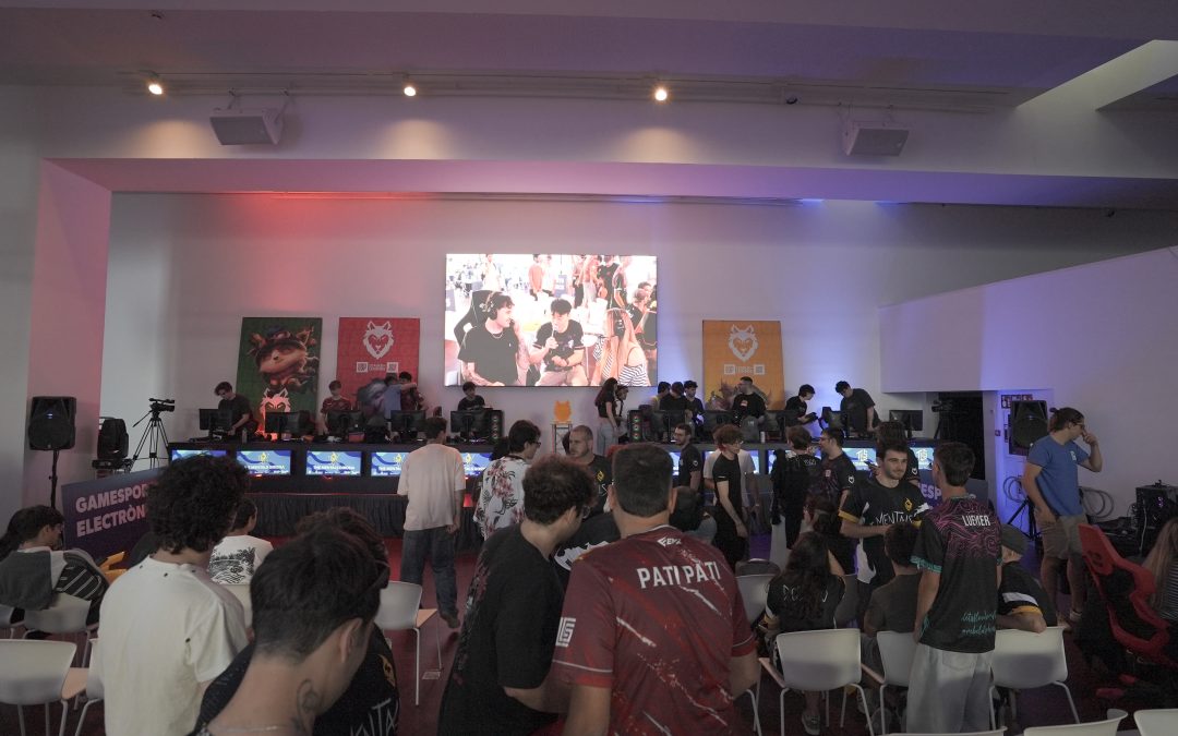 El Congreso de TecnoCampus acogió el Congreso de las LlOP, punto de encuentro de los deportes electrónicos en catalán.
